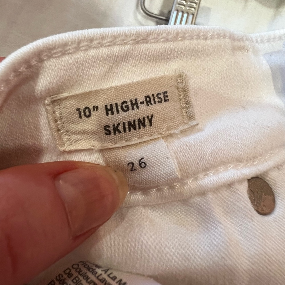 Madewell 10" High-Rise Skinny Jeans in Pure White - Picture 6 of 7